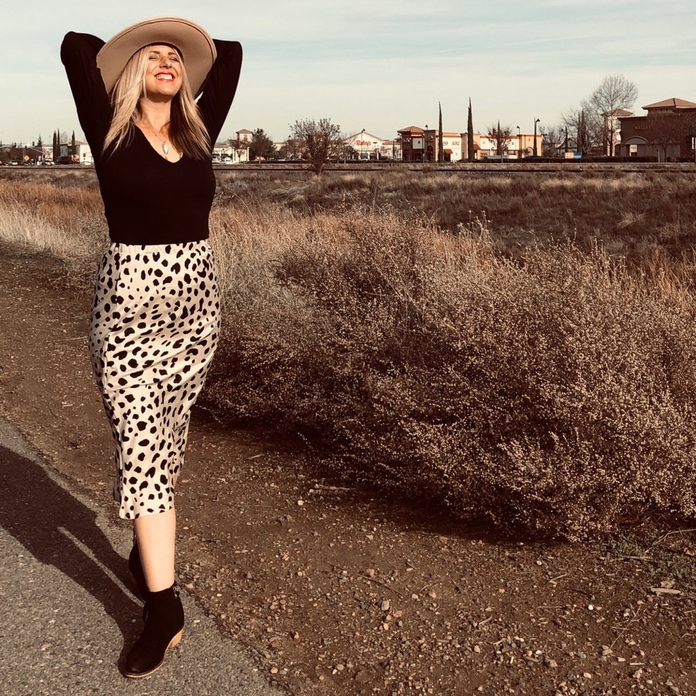 ✨Beige CHEETAH MAXI FLORAL SKIRT✨ - Picture 8 of 8